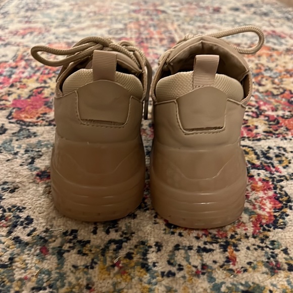 Cliff sneakers by Steve Madden - Picture 2 of 4